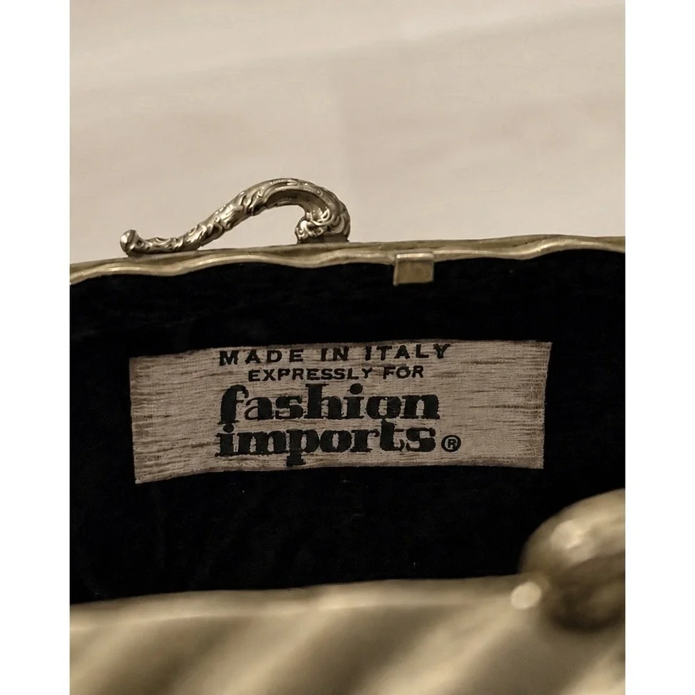 Vintage Made in Italy Gold Tone Metal Clutch Purse Evening Bag Chain Strap - Picture 6 of 6